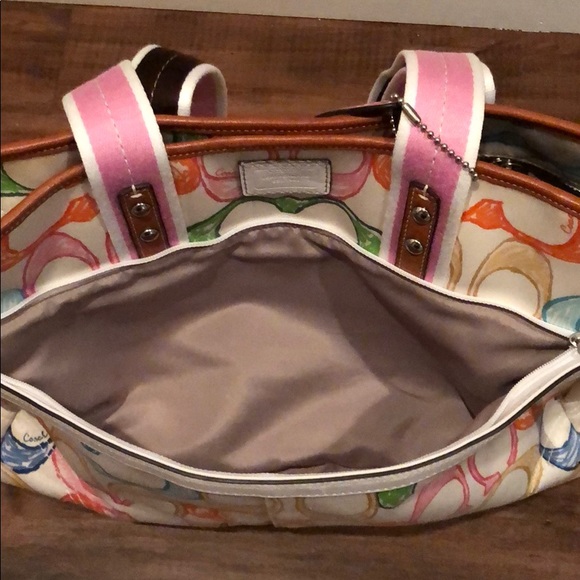 Coach Hamptons Weekend Scribble Tote - Picture 4 of 5